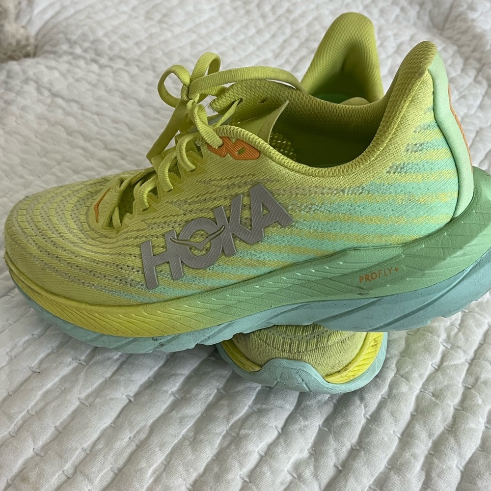 Hoka women’s size 8, Mach 5